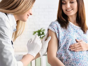 Вопрос безопасности прививки против коронавирусной инфекции для беременных