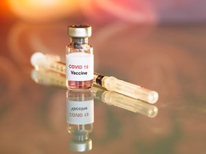 Минздрав призывает медиков максимально эффективно использовать вакцину Moderna