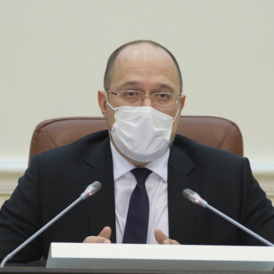 Проблем с поставками вакцин против COVID-19 нет, - премьер-министр Украины