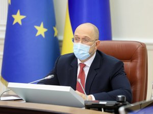 Премьер-министр призвал украинский вакцинироваться от COVID-19
