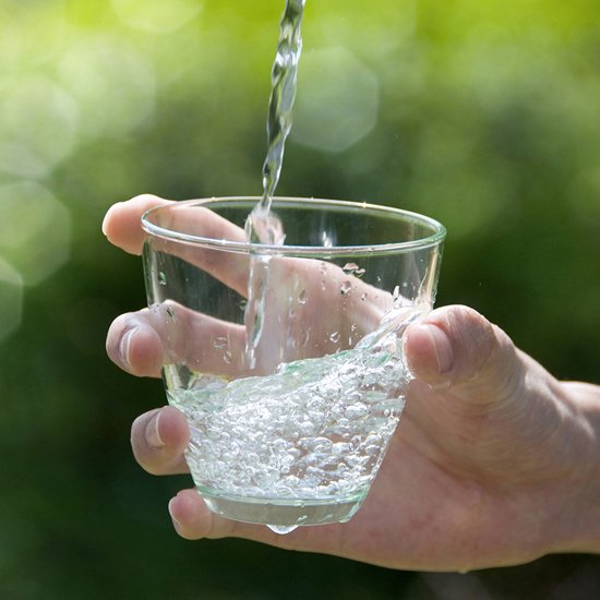 Количество потребления воды поможет предотвратить снижение функции почек?